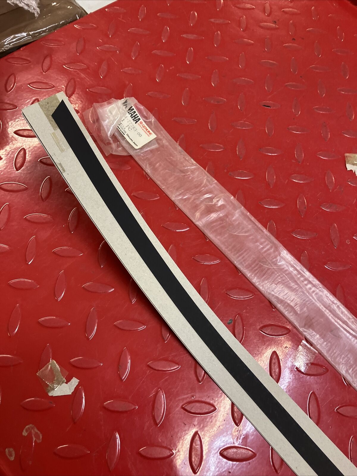 NOS Yamaha SS440 1980 1981 DECAL STRIPE 3 8K4-77283-00-00 Y36