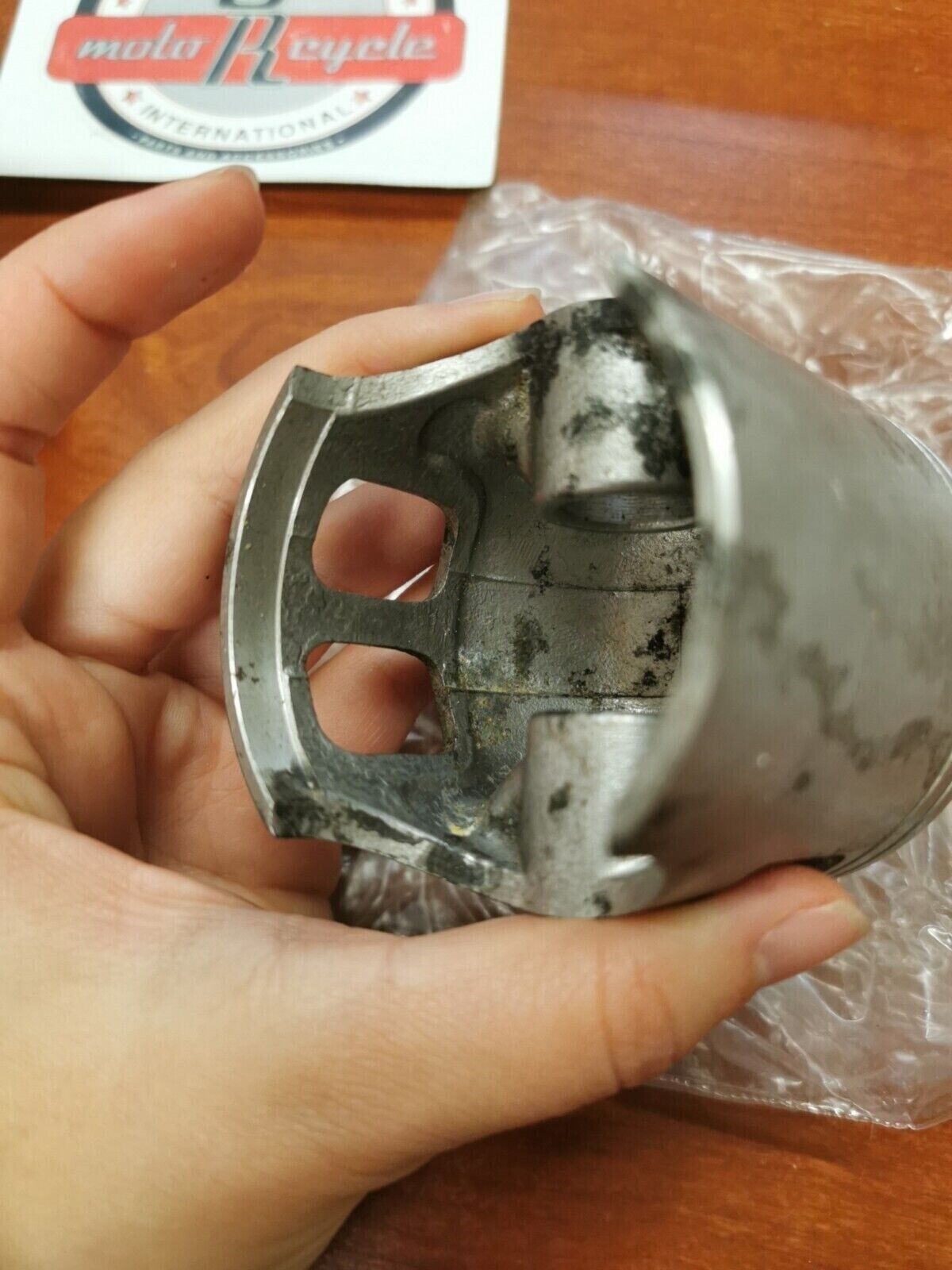 NOS Yamaha IT175 PISTON 1ST O/S SUB. 1W2-11635-10-00 SUB. 3R6-11630-12-00 Y86