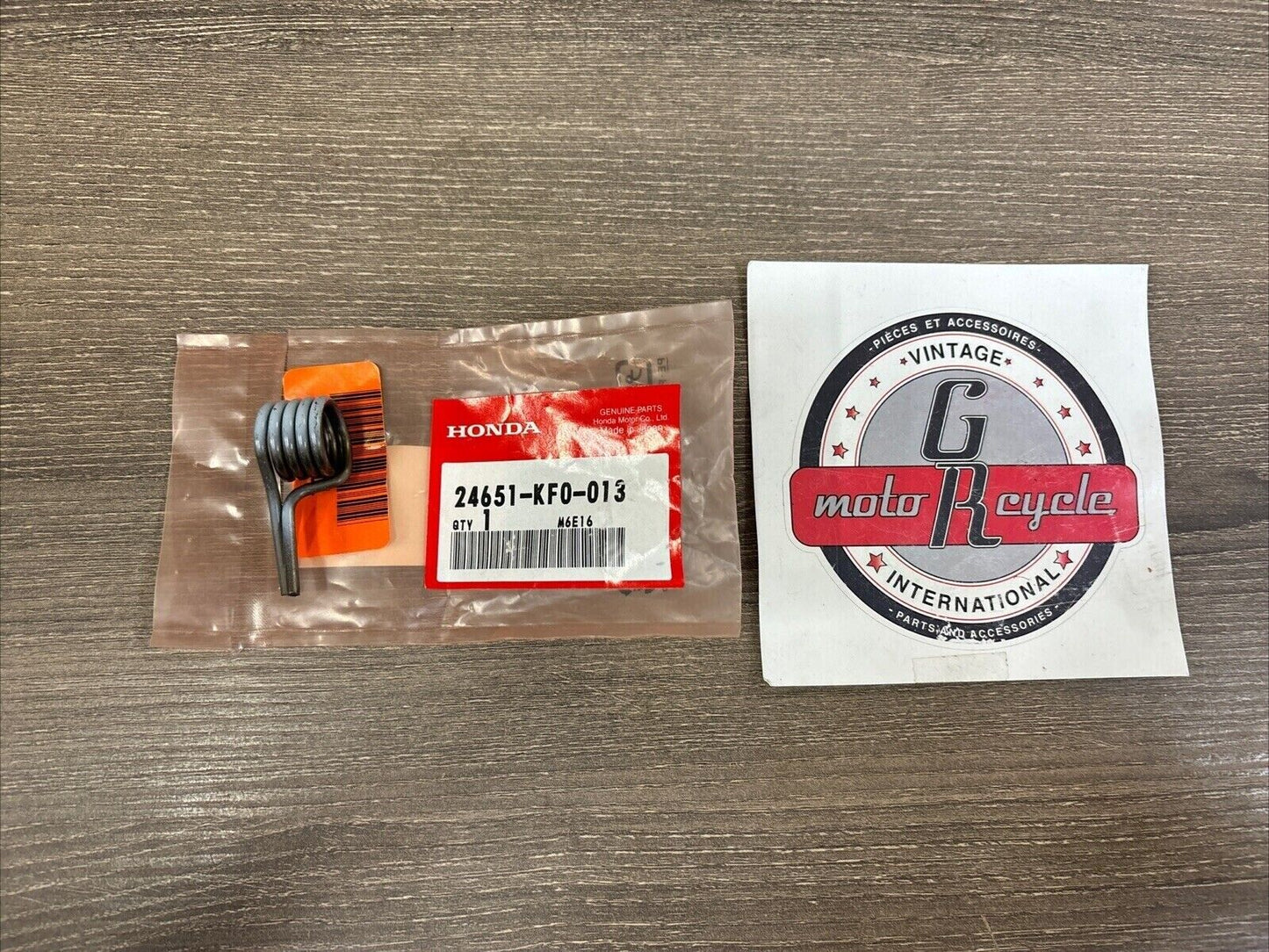 NOS Honda NX250 NX650 SLR650 XL250 GEAR SHIFT RETURN SPRING 24651-KF0-013 H118