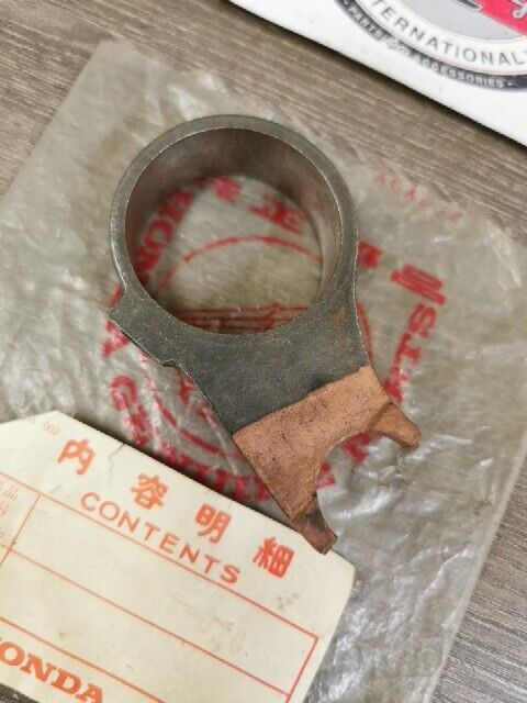 NOS HONDA C100 FORK GEARSHIFT 24211-001-010 SUB BY 24211-001-020 H79