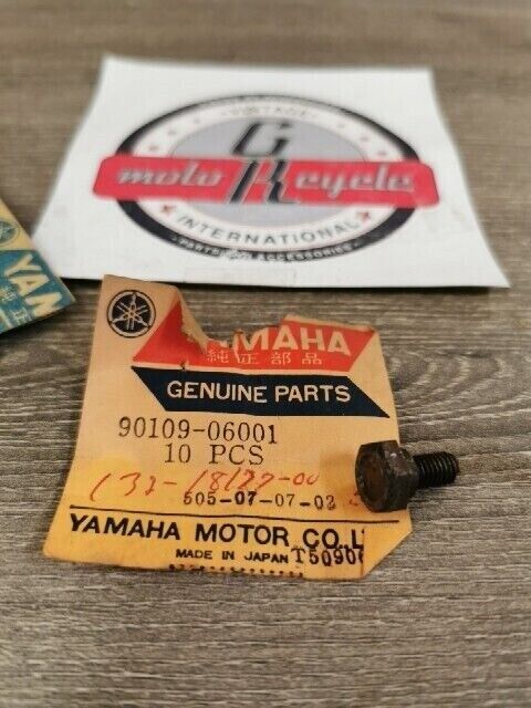 NOS YAMAHA AT3 DT175C RT100D RD200C YFM80L YFM80MC BOLT 90109-06001-00 Y151