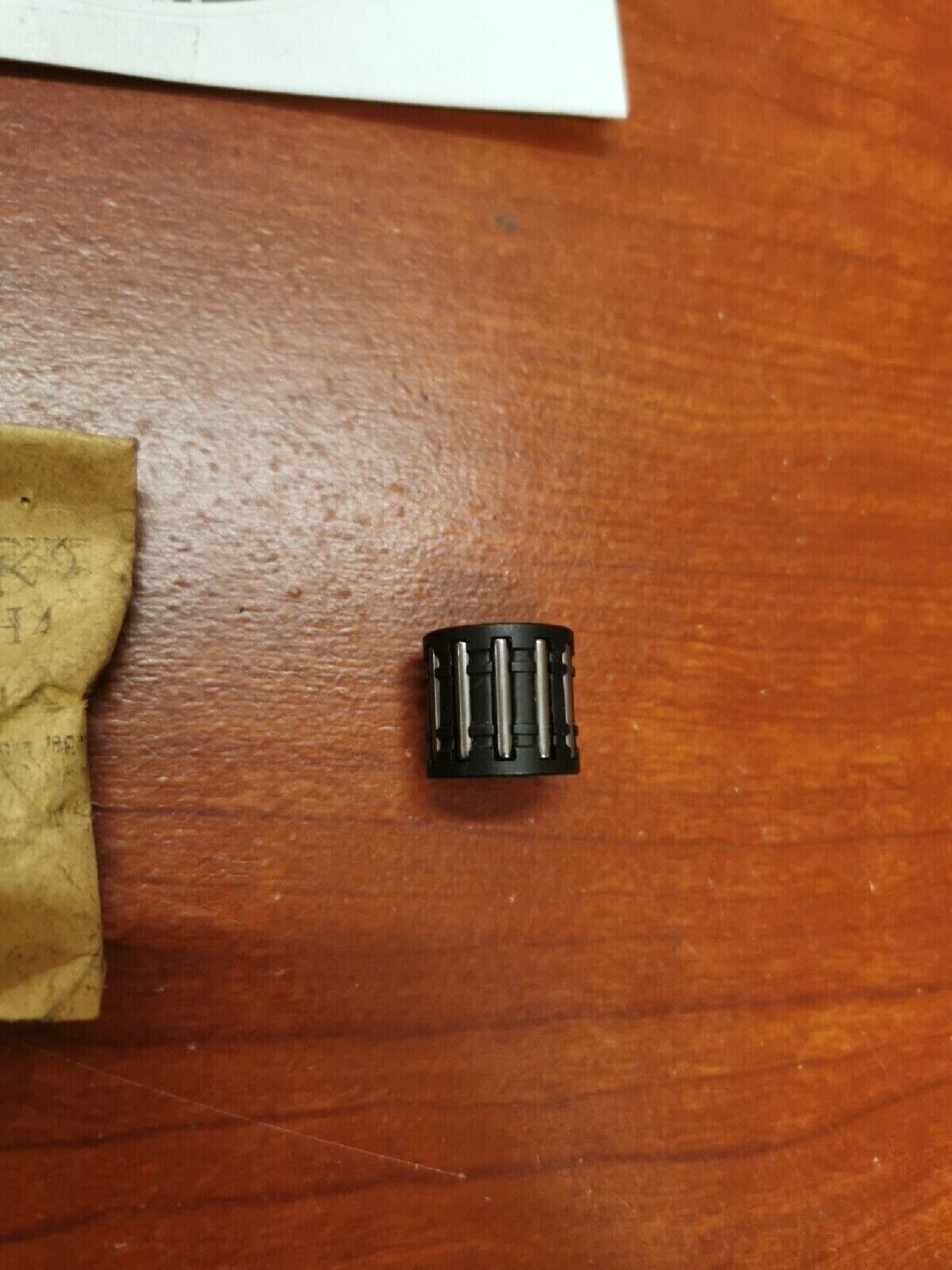 NOS Yamaha CYLINDER PIN NEEDLE BEARING 93310-212H4-00 Y70