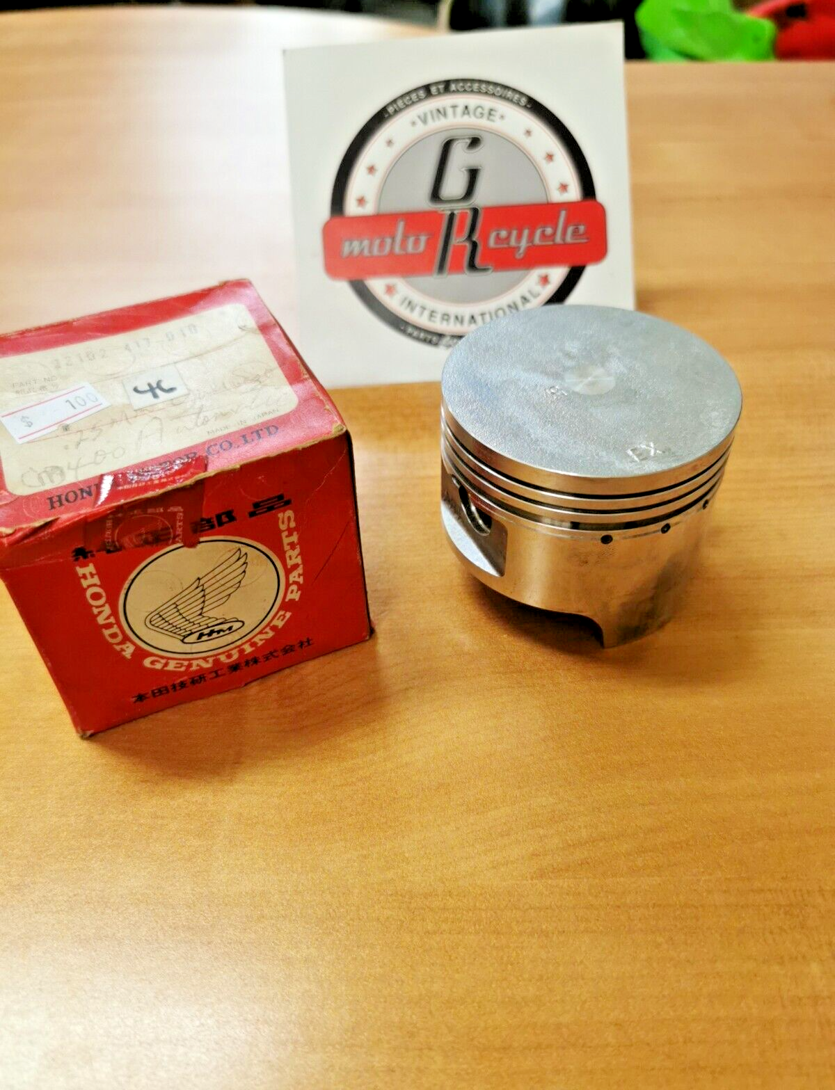NOS HONDA  CM400A  1978 - 1980 PISTON  OVER SIZE  0.25       13102-417-010   H22