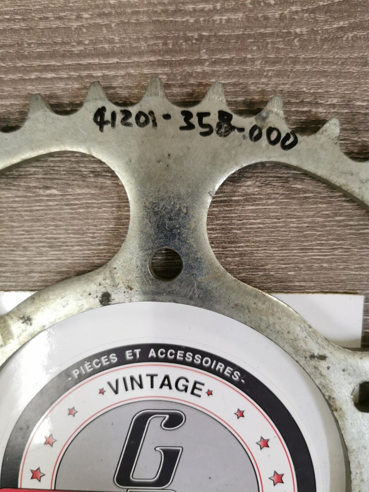 NOS HONDA MT250 1976 SPROCKET  FINAL DRIVEN 44T 41201-358-000 H60