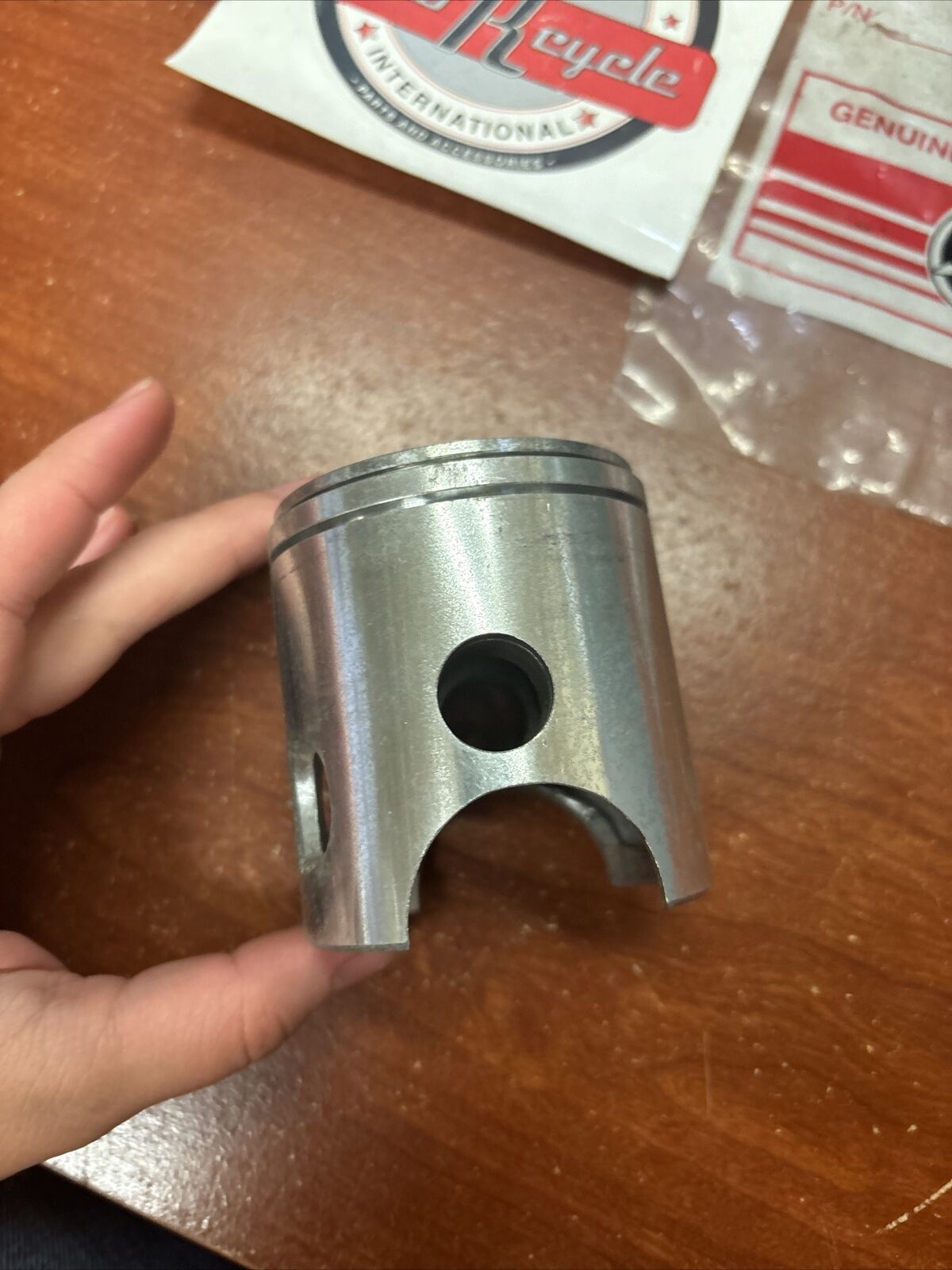 NOS Yamaha PISTON O/S 0.75 360-11637-01 SUB 360-11637-02-00 360-11637-03-00 Y175