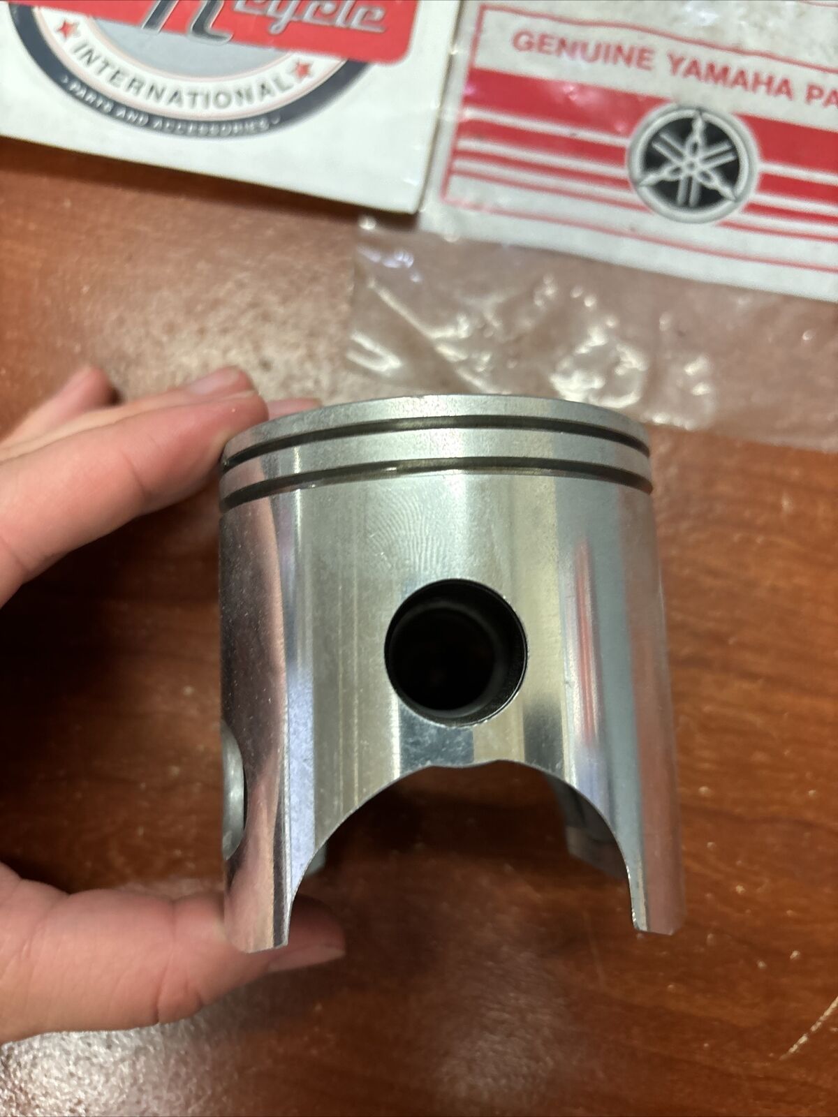 NOS Yamaha PISTON O/S 0.25 1M1-11635-00-00 SUB 1M1-11635-01-00 1M1-11630-11 Y176