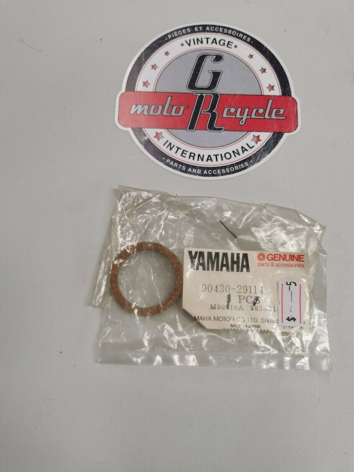 NOS Yamaha GASKET 90430-29050-00 Superseded by 90430-29114-00 Y4