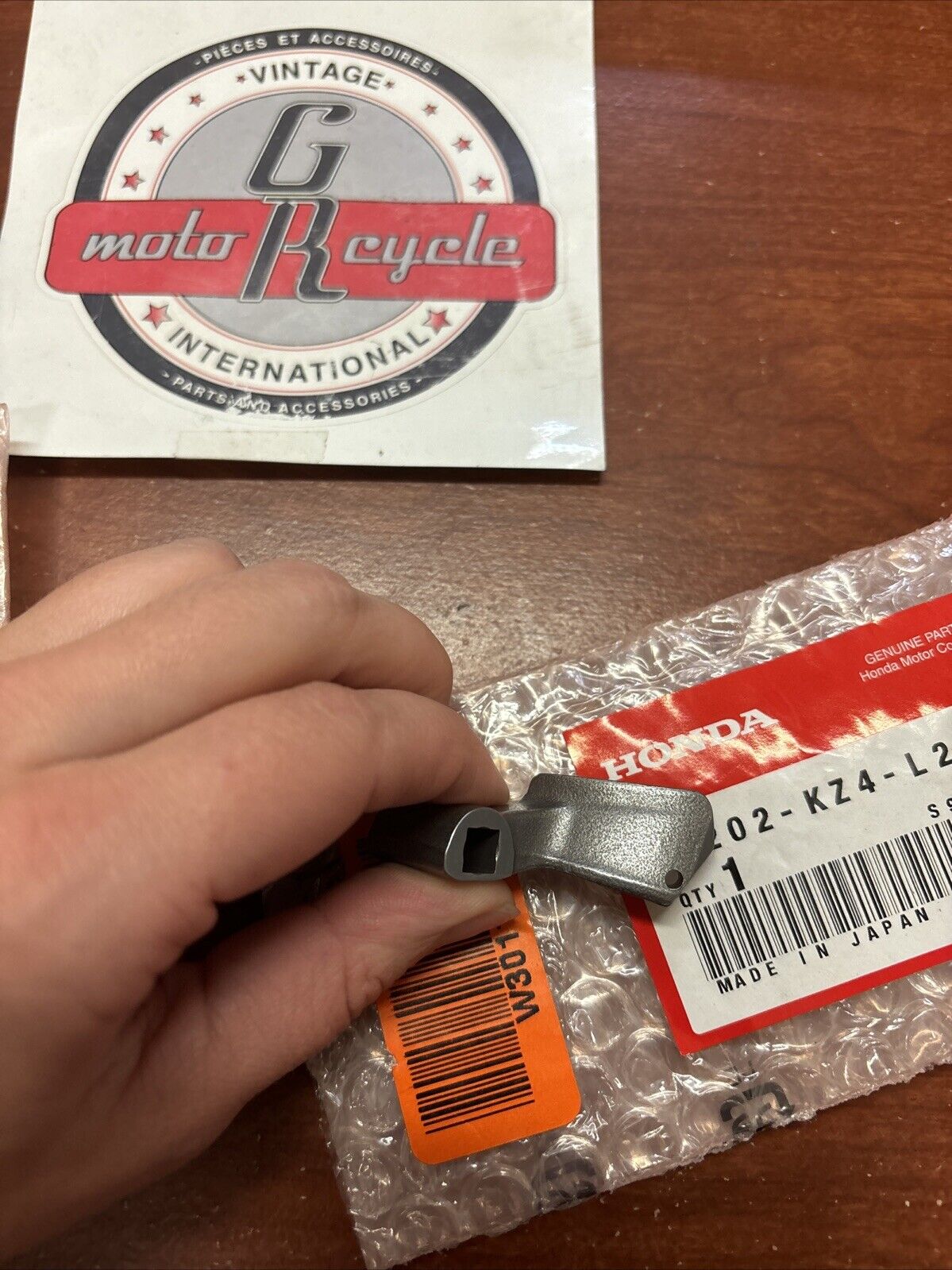 NOS Honda 2002 CR125R LEFT & RIGHT FLAP VALVE 14201-KZ4-L20 & 14202-KZ4-L20 H141