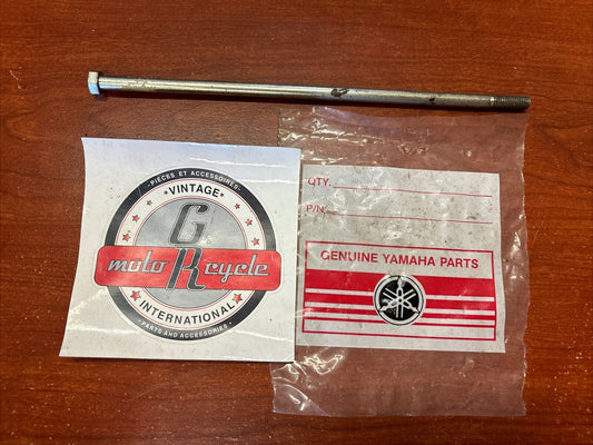 NOS Yamaha HEXAGON BOLT 97321-08245-00 SUB 97101-08245-00 Y184