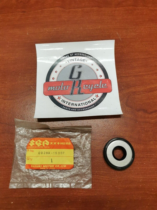 NOS Suzuki DT25 DT28 OIL SEAL 09289-15007 S20