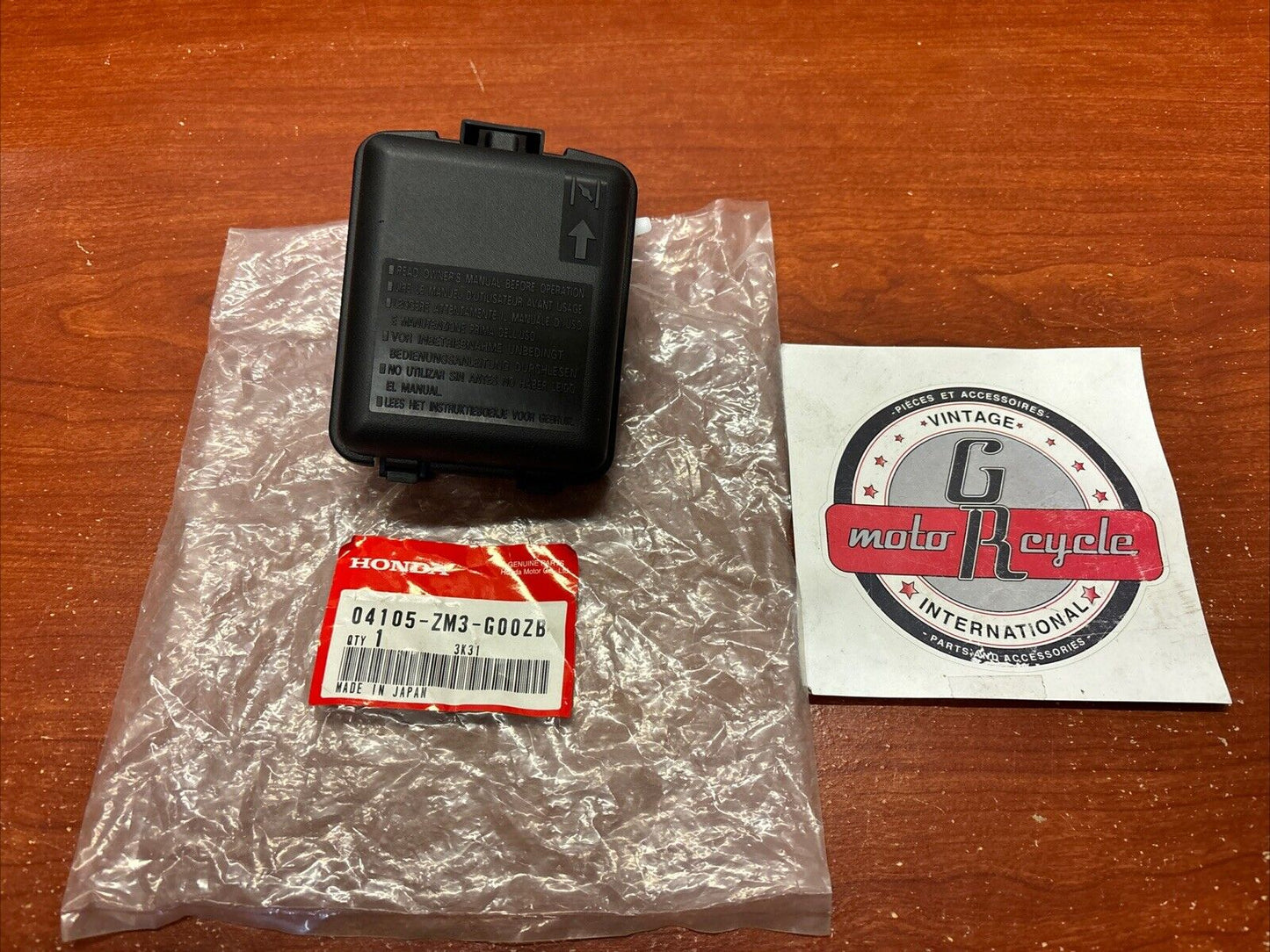 NOS Honda UMK422 UMK431 AIR CLEANER COVER NH1 04105-ZM3-G00ZB H174