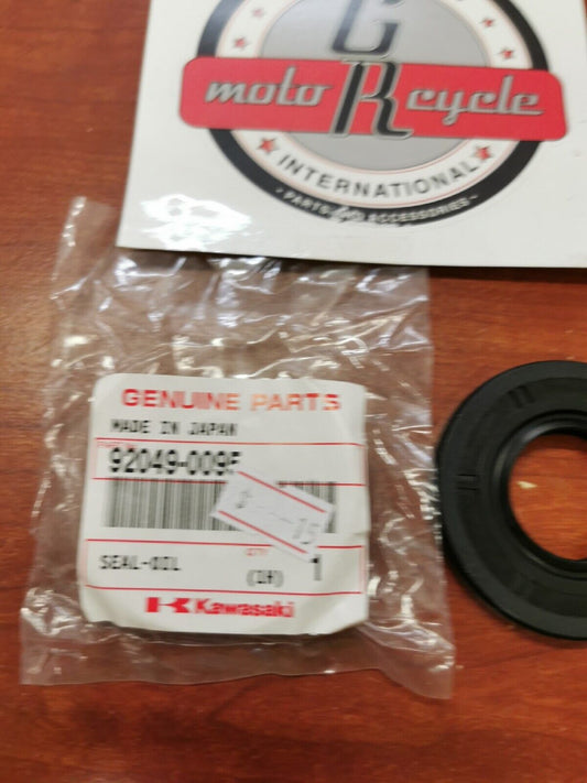 NOS Kawasaki KVF360 KRF750 OIL SEAL 92049-0095 K25