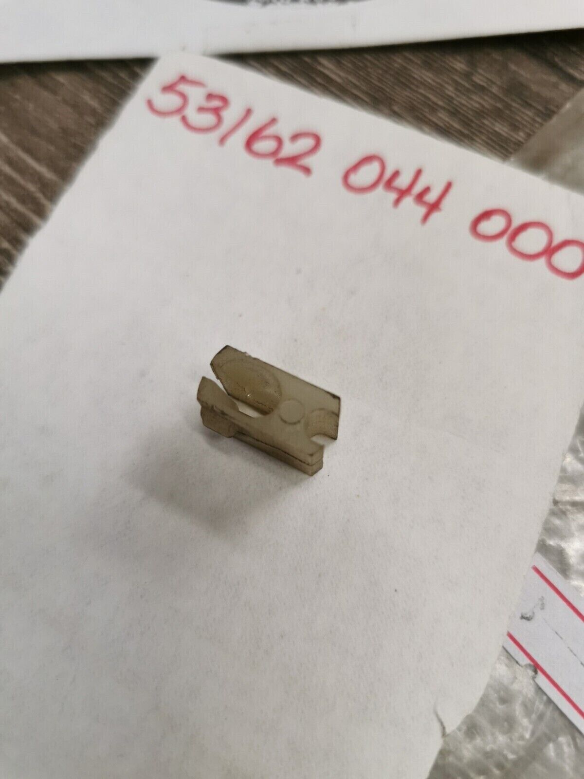 NOS HONDA  THROTTLE CABLE HOLDER 53162-044-000  H55