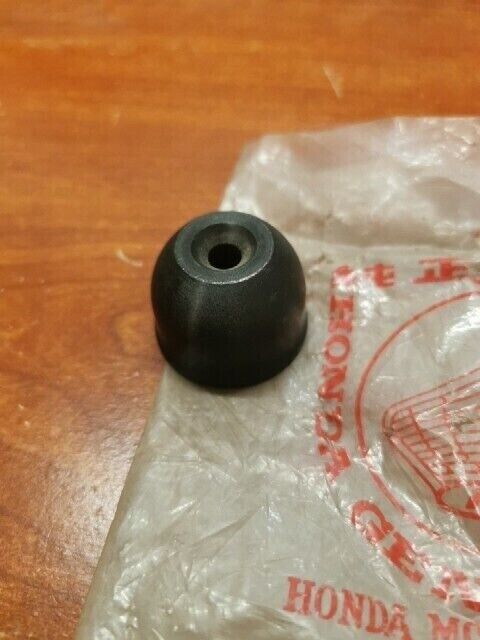 NOS Honda 1980 GL1100 D I HANDLE END GUARD 53167-463-000 H99