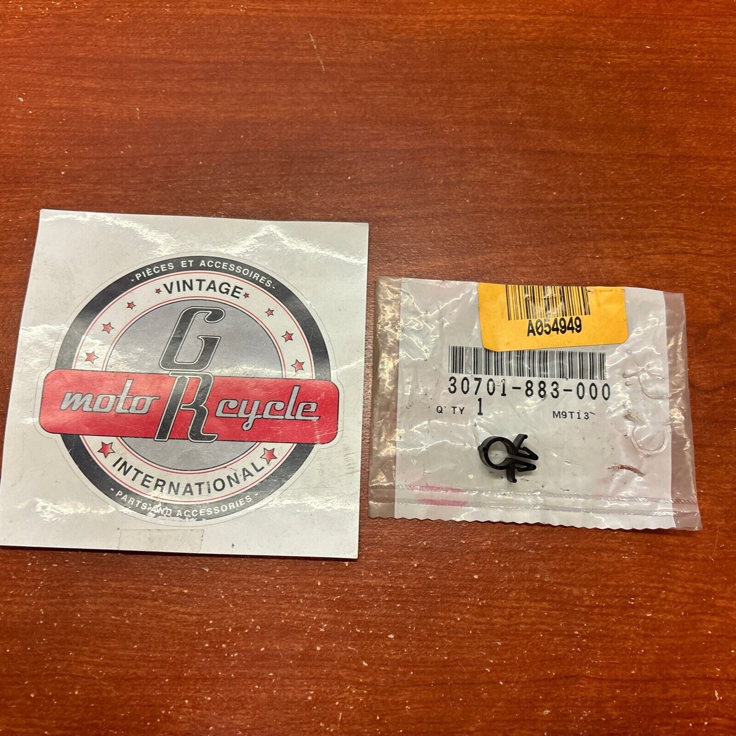 NOS Honda ACCORD G100 G150 G200 G400 TENSION CORD CLIP 30701-883-000 H164