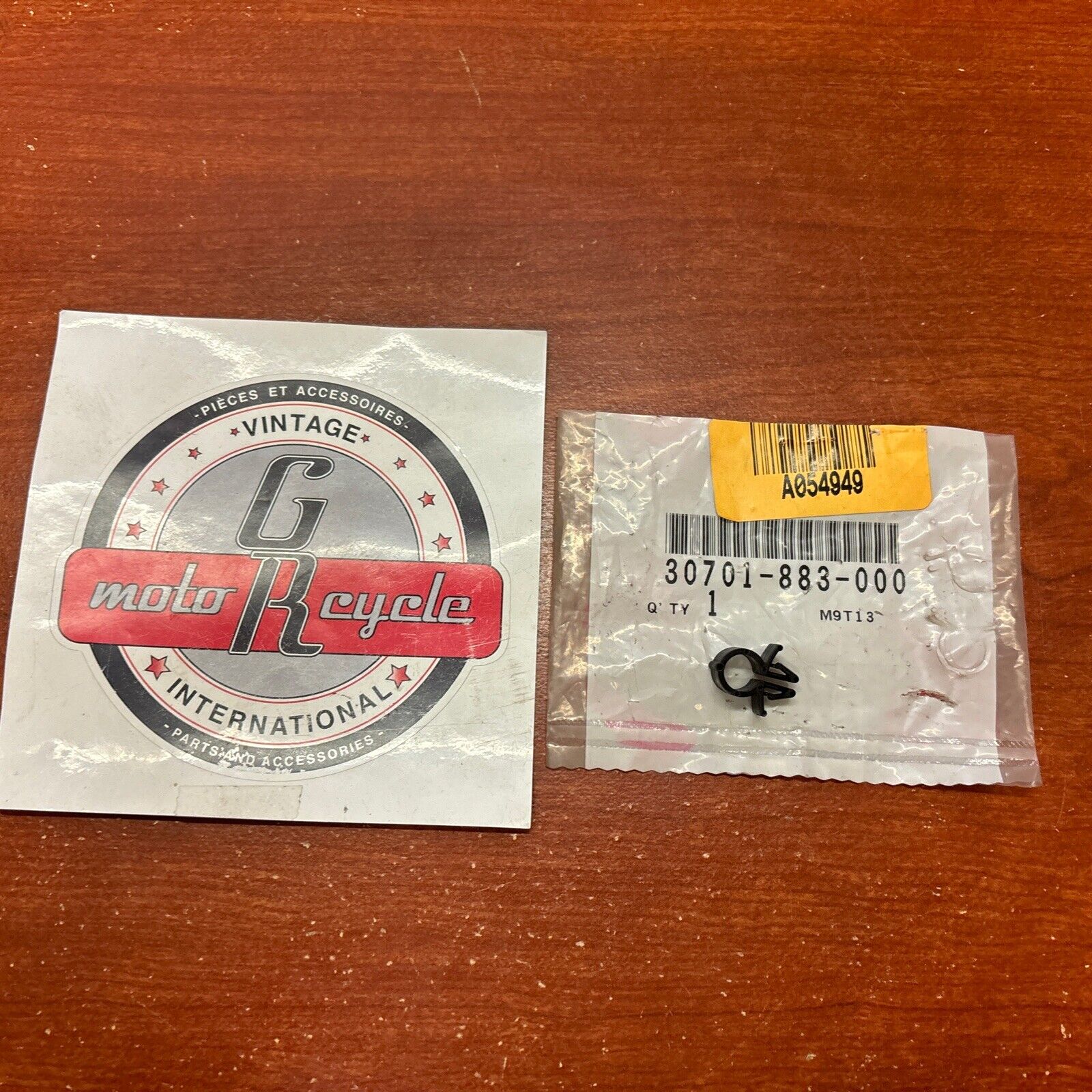 NOS Honda ACCORD G100 G150 G200 G400 TENSION CORD CLIP 30701-883-000 H164