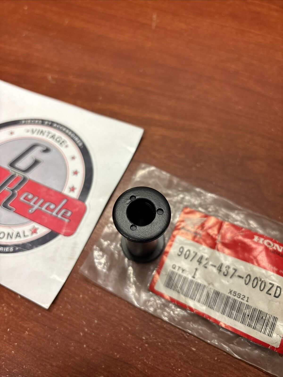 NOS Honda 1983 1984 XR200 LEFT ENGINE DISTANCE COLLAR BLACK 90742-437-000ZD H169