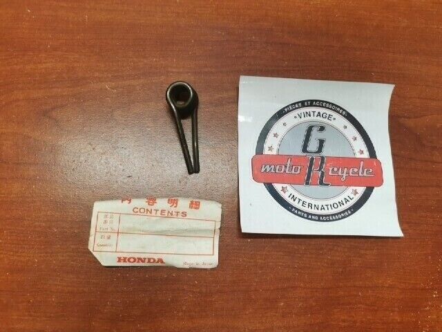 NEW NOS Honda C70 C72 C75 C77 C78 GEAR SHIFT RETURN SPRING C 24651-250-000 H99