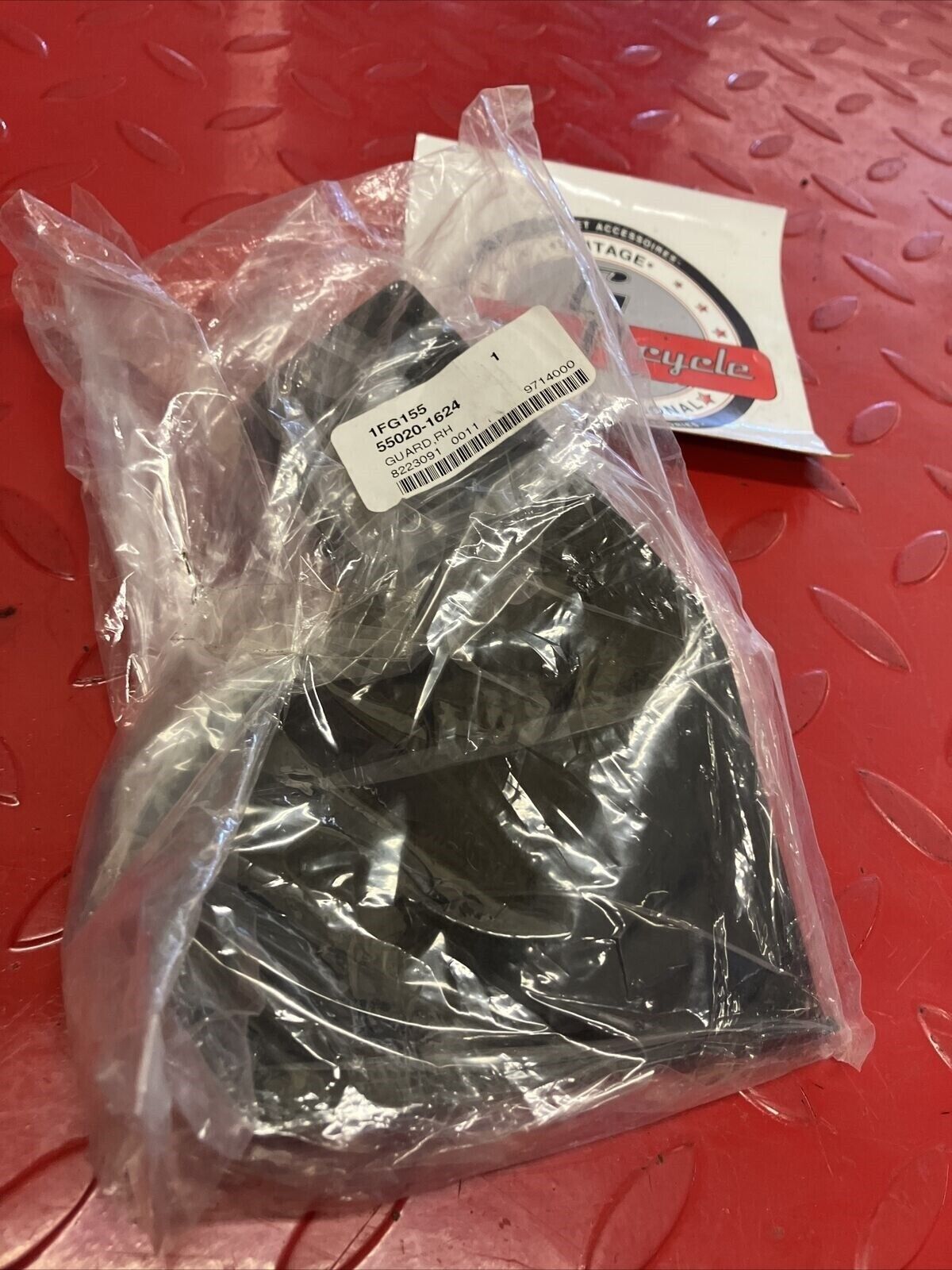 NOS KAWASAKI KVF300 KVF400 RIGHT HAND GUARD 55020-1624 K11