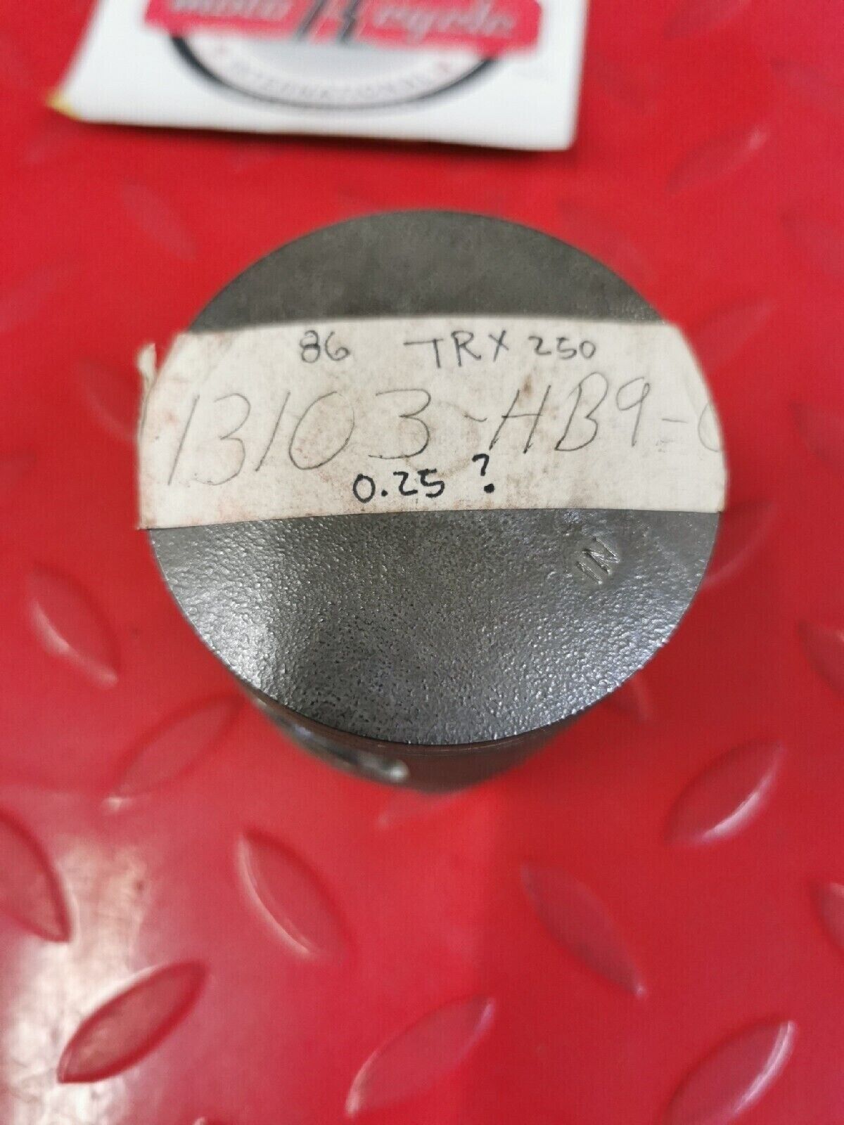 NOS HONDA TRX250 1986 PISTON  0.25 13103-HB9-000 H40