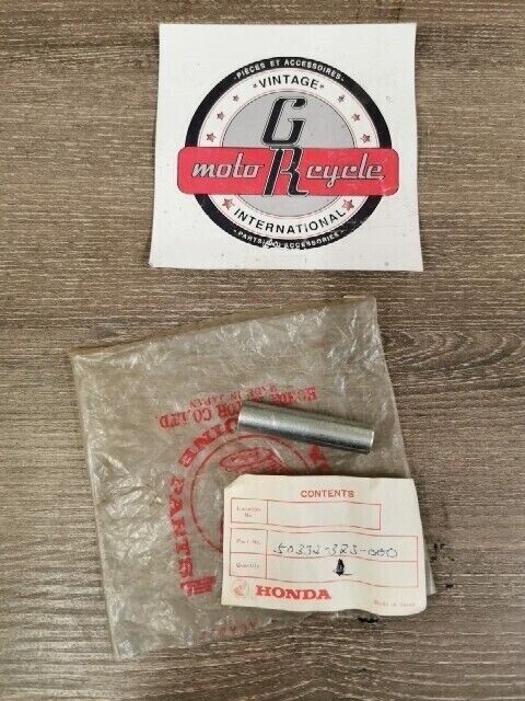 NOS HONDA CB500 1971 1972 COLLAR BATTERY BOX 50332-323-000 H79