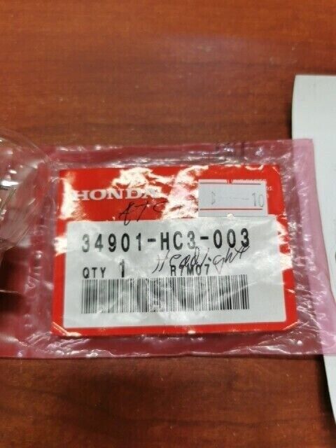 NEW NOS Honda TRX200 TRX250 ATC110 ATC125 HEAD LIGHT BULB 34901-HC3-003 H104