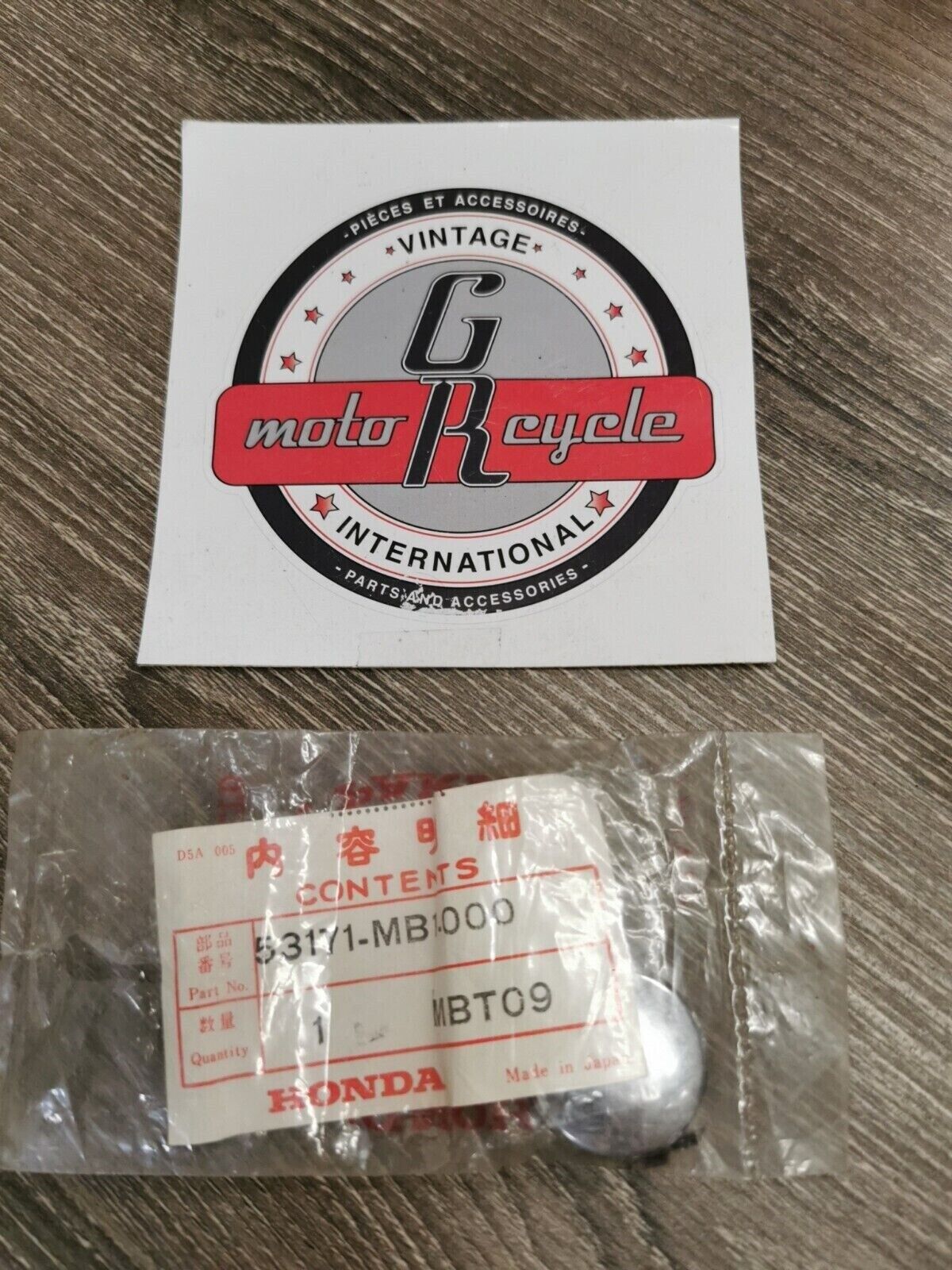 NOS HONDA  VT500C GRIP RUBBER CAP 53171-MB1-000 H51