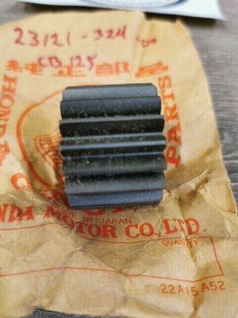 NOS HONDA CB100 SL100 CB125 CL125S GEAR PRIMARY DRIVE 18T 23121-324-000 H88