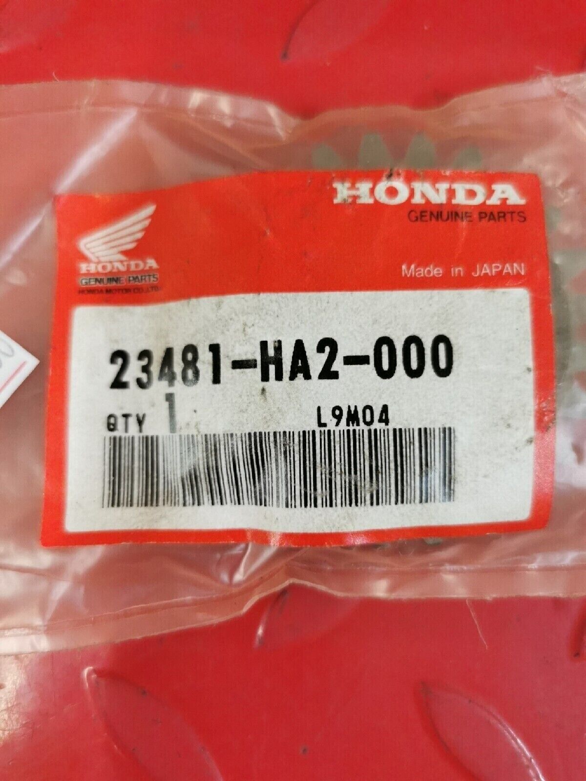 NOS HONDA  ATC250R 1985 1986 GEAR MAINSHAFT FIFTH  24T 23481-HA2-000 H39