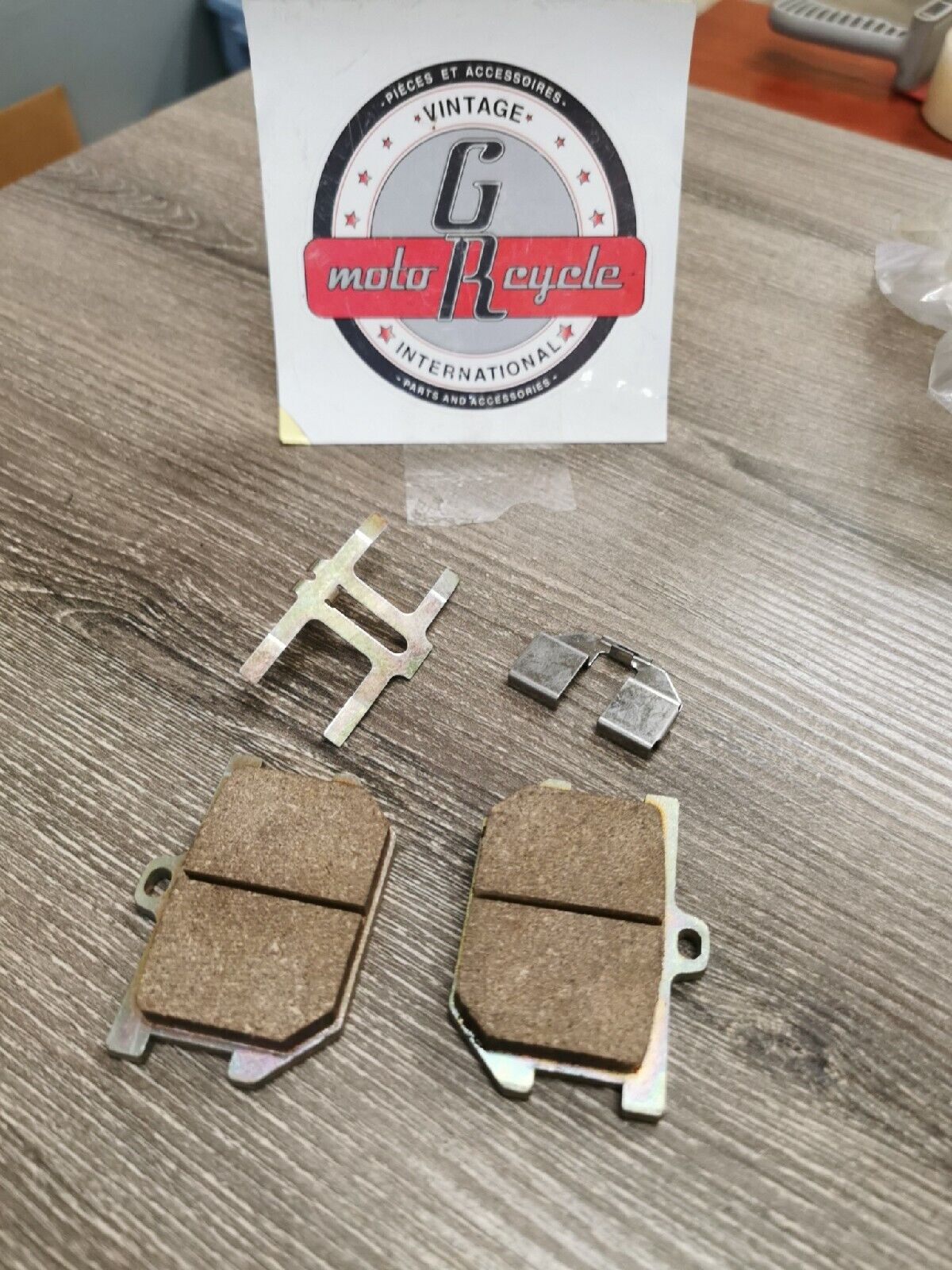 NOS YAMAHA BRAKE PAD KIT   1J3-20000-13-00 Superseded by 4K0-W0045-02-00 Y54