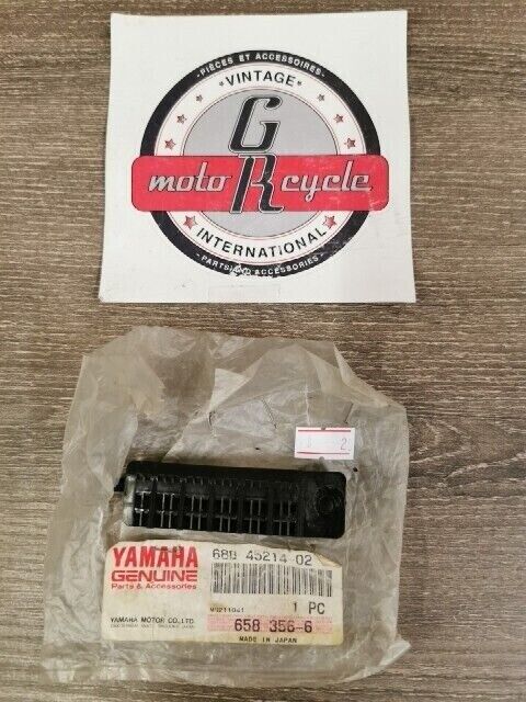 NOS YAMAHA OUTBOARD 70ETLJ CV85ELF COVER WATER INLET 688-45214-02-00 Y112