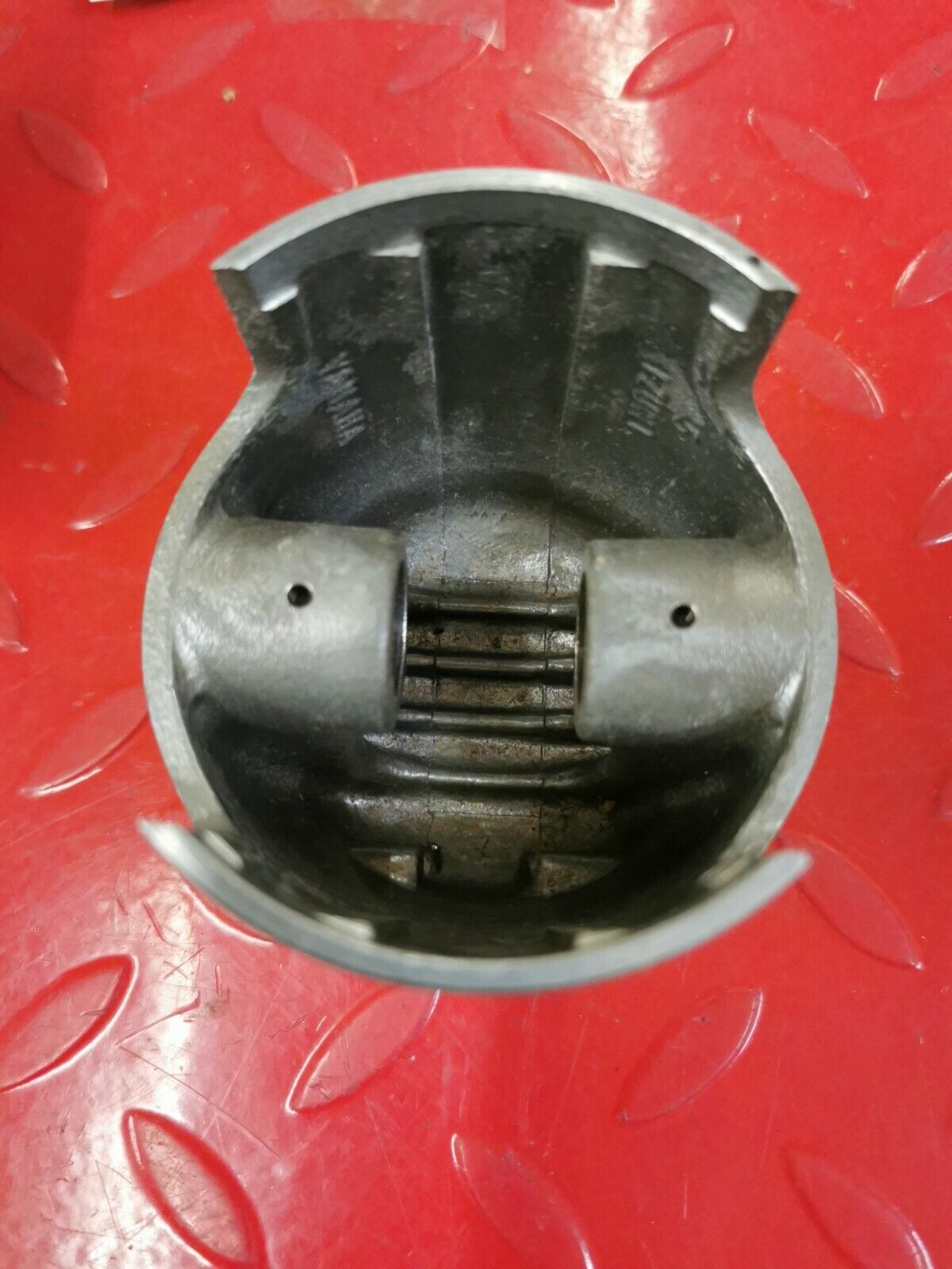 NOS YAMAHA RT1 1970 1971  PISTON STD   275-11631-00-96   Y50