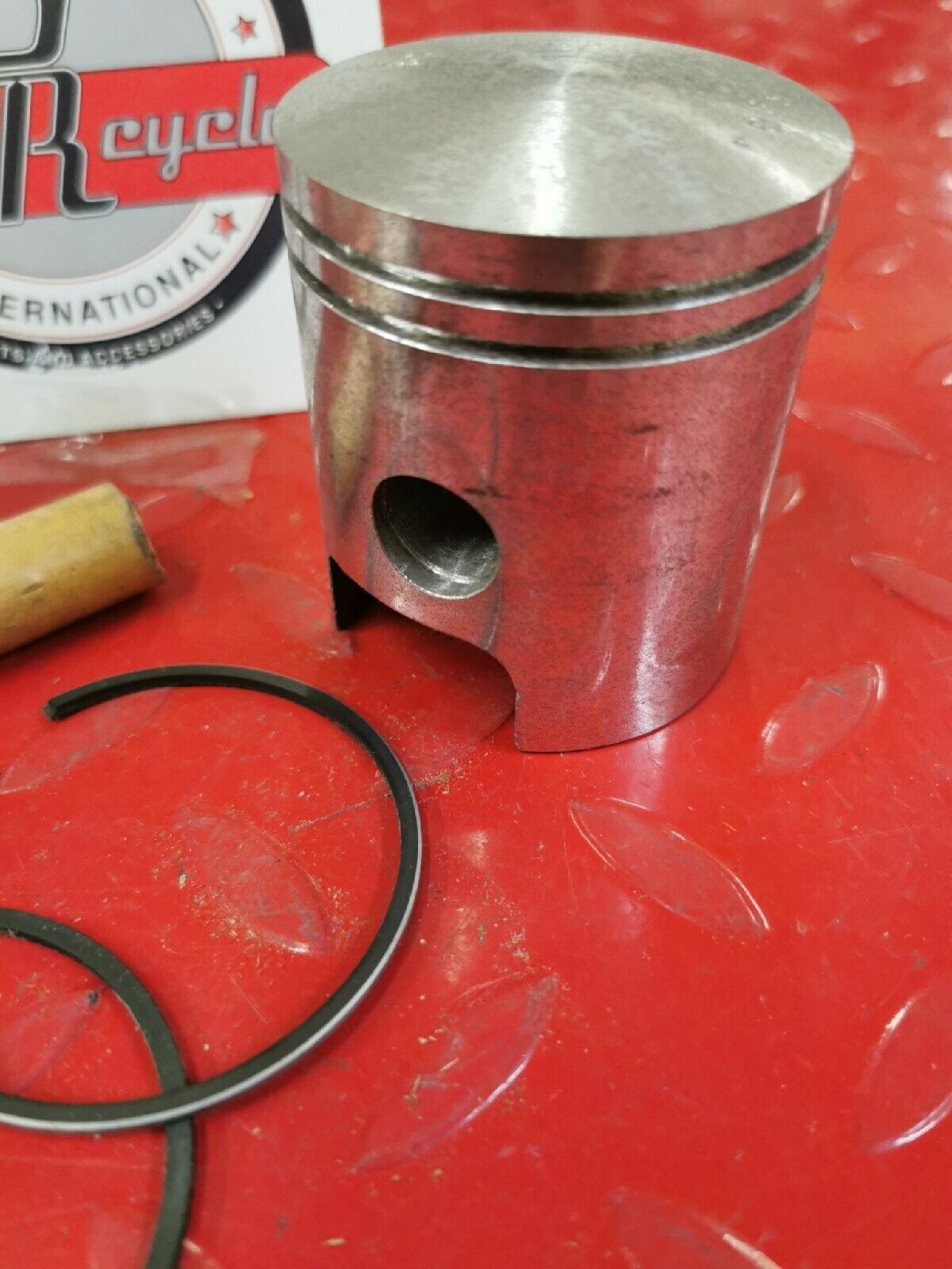 NOS YAMAHA YM1 YM1S 1965 PISTON 1 O/S 0.25  AND RING SET    159-11635-00-00  Y50