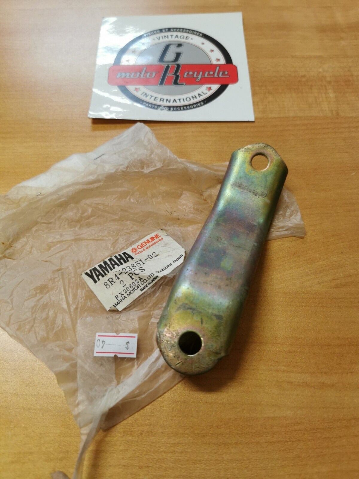 NOS YAMAHA BR250  OUTSIDE STEERING ARM  8R4-23851-02-00 Y44