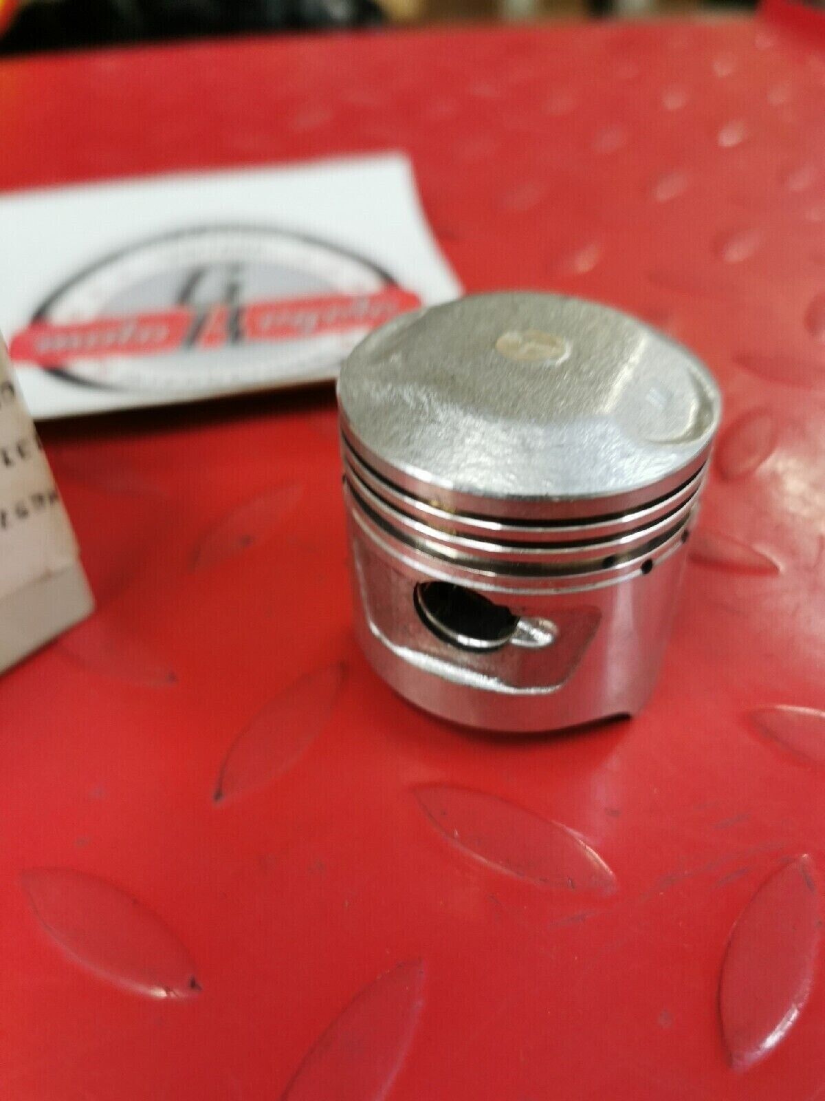 NOS HONDA CL70  CT70  C70 SL XL 1976 - 1981  PISTON STD  13101-087-712  H40