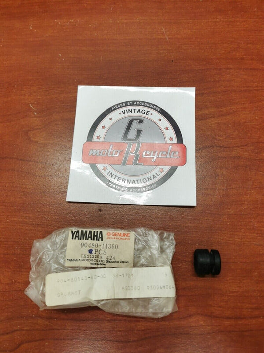 NOS Yamaha GROMMET 90480-14360-00 Y69