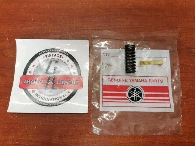 NOS Yamaha COMPRESSION SPRING 256-16333-10-00 SUB 90501-23142-00 Y154