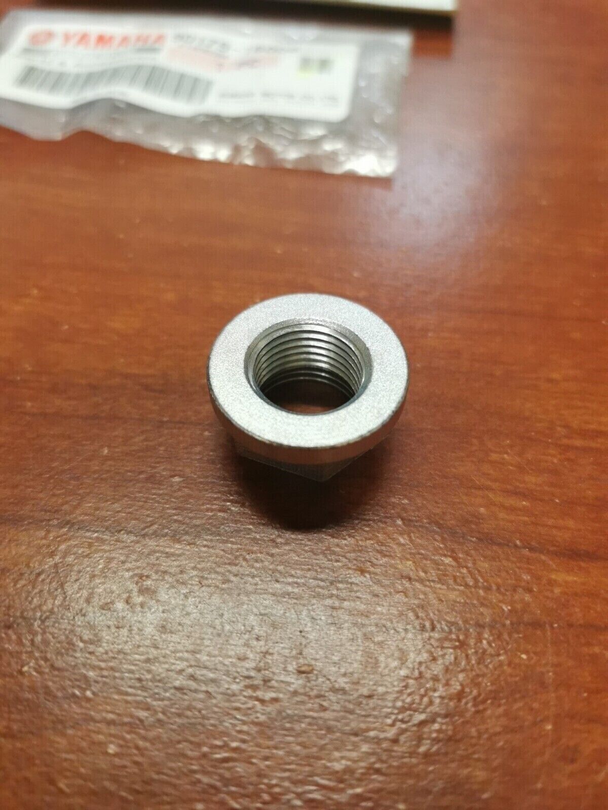 NOS Yamaha FJR1300 YXC700 YXM700 NUT 90179-16006-00 Y83