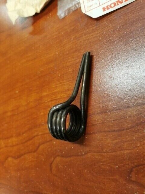 NOS Honda C92 CS92 C95 CB92 CA92 CA95 GEARSHIFT RETURN SPRING 24651-200-000 H80