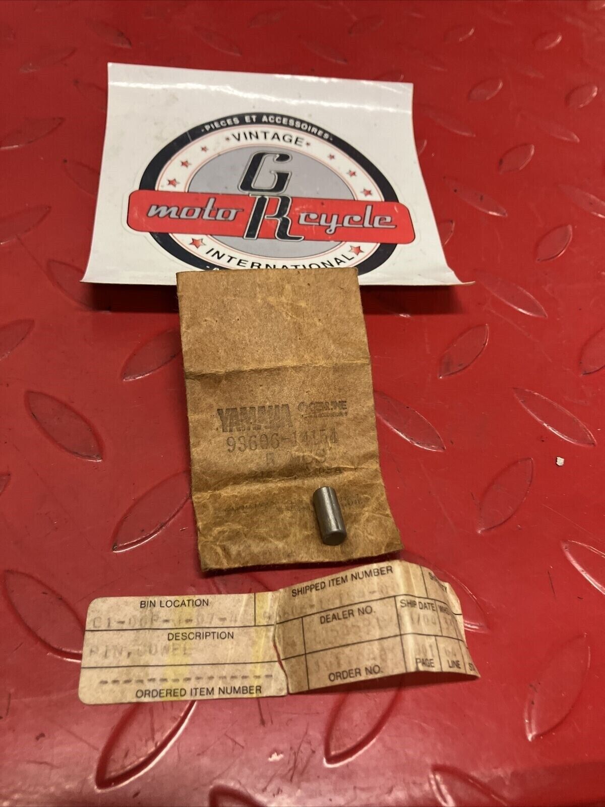 NOS YAMAHA PIN 93606-14154-00 Y67