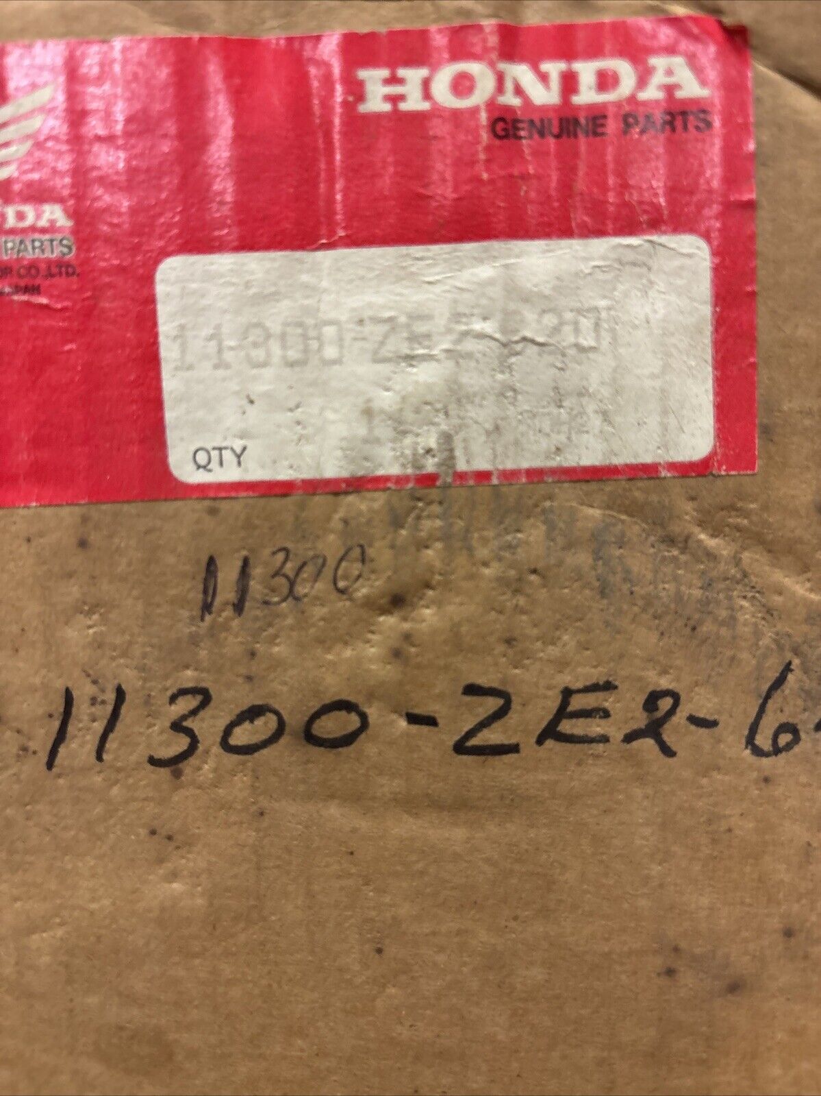 NOS Honda GX240 GX270 CRANKCASE COVER 11300-ZE2-620 SUB H175