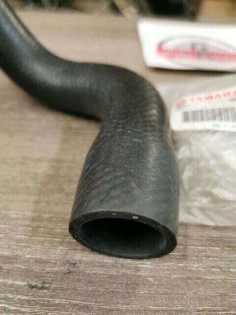 NOS YAMAHA FJ09FCR XSR900LW XS900KGY HOSE 1RC-12588-00-00 Y106