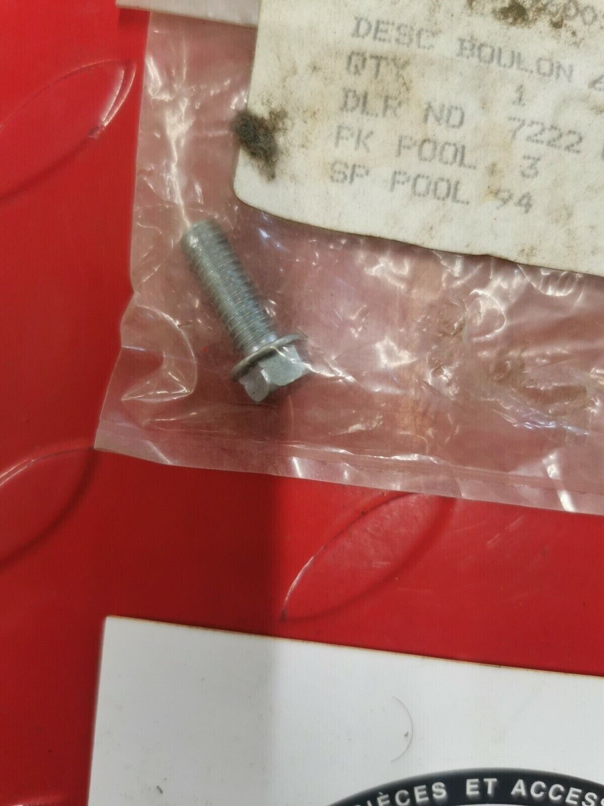 NOS Honda FLANGE BOLT 6X18 96001-0601800 H3