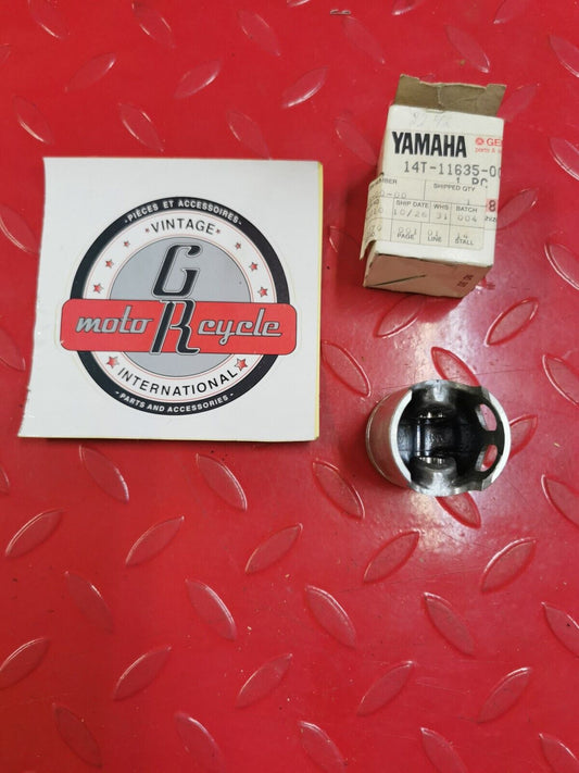 NOS YAMAHA  PISTON 1ST 0 S 0.25MM 14T-11635-00-00 SUPERCEDED 3CP-11635-00-00 Y33