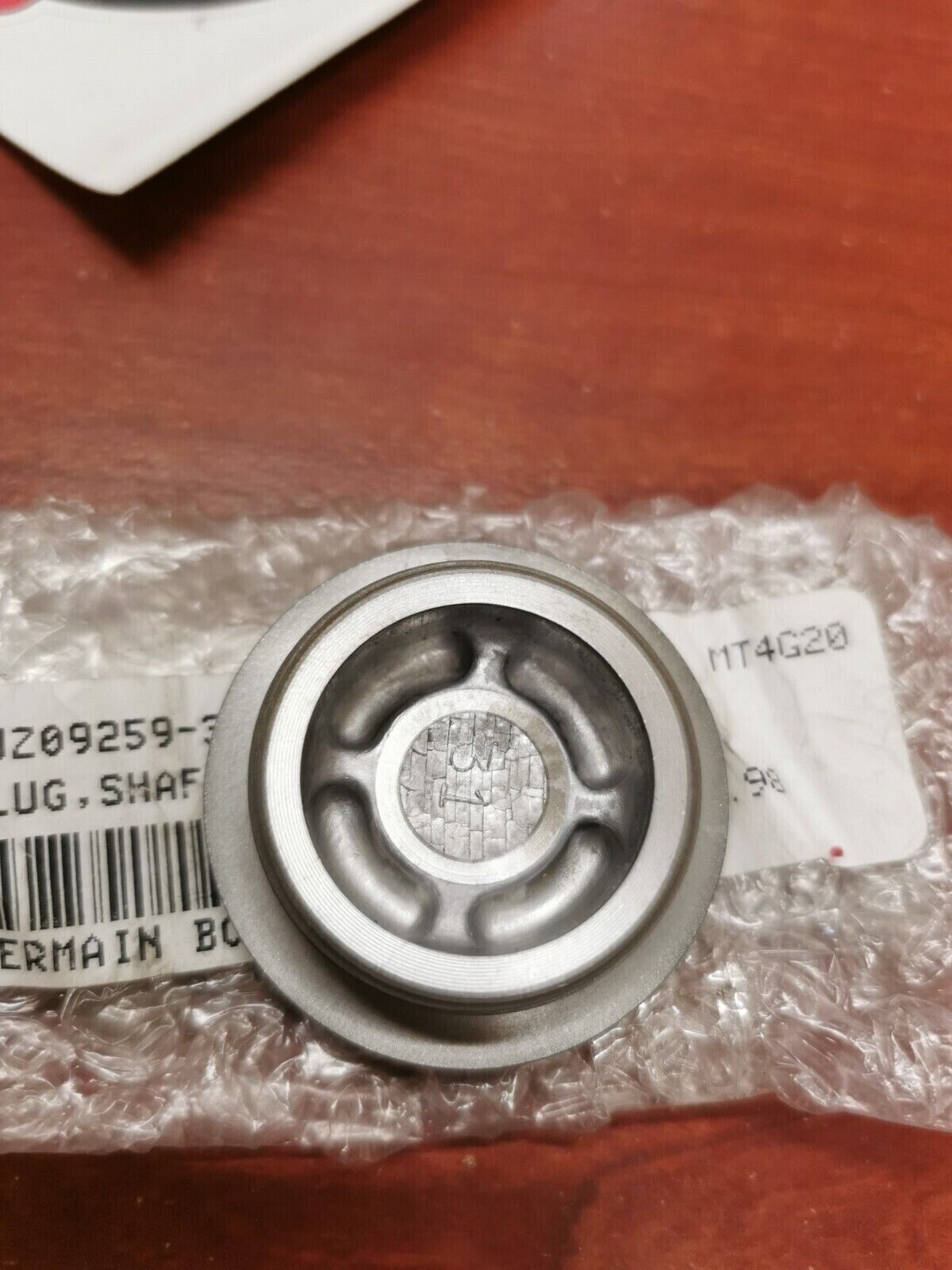 NEW NOS Suzuki SHAFT HOLE PLUG (SILVER) 09259-36016-20H S18