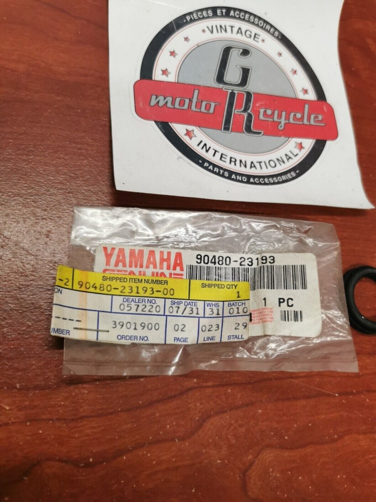 NOS Yamaha XJ650 FZ600 FJ600 XJ550 XJ700 YX600 XS400 GROMMET 90480-23193-00 Y100