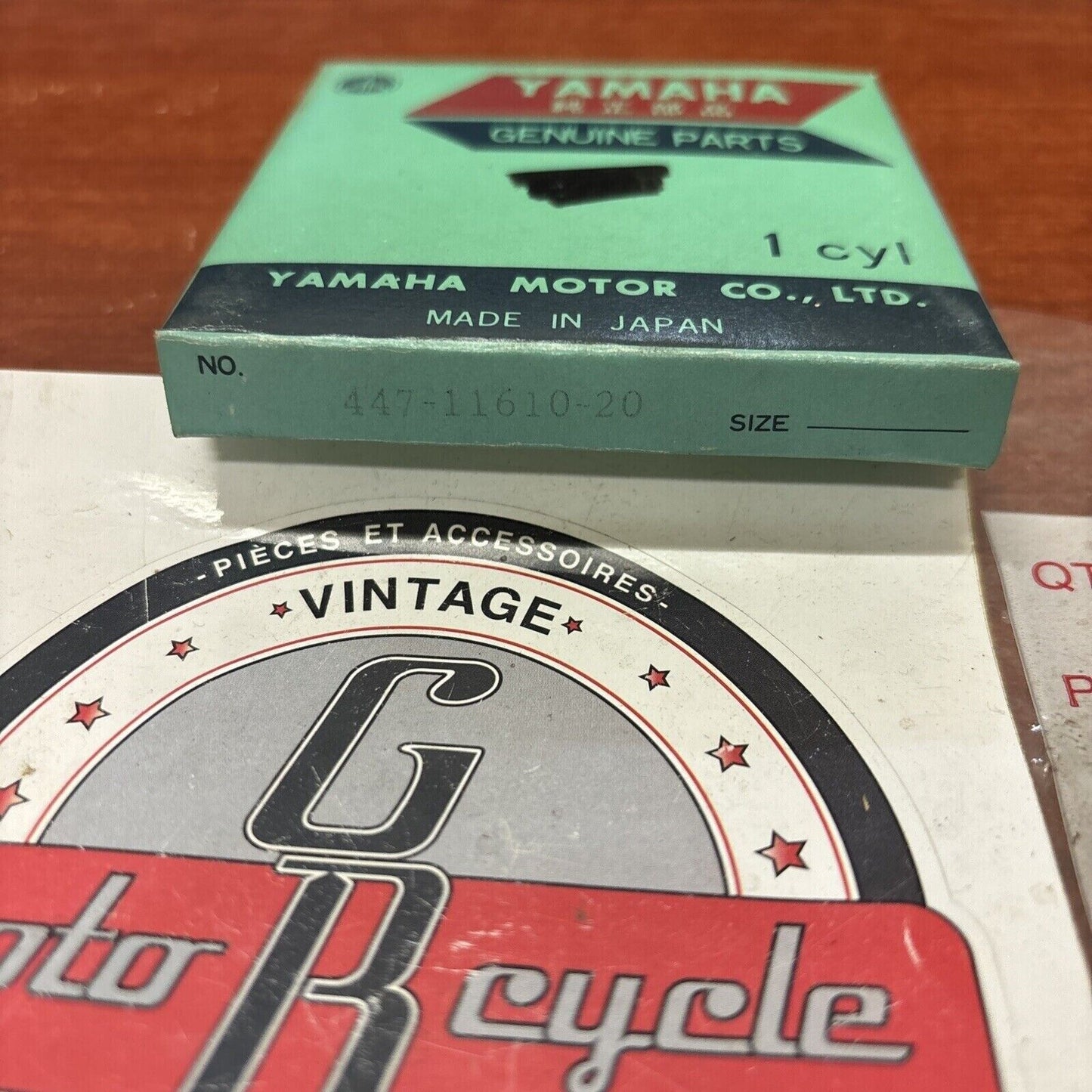 NOS Yamaha XS650 XT250 SR250 TT250 PISTON RING 2ND 447-11610-20-00 Y174