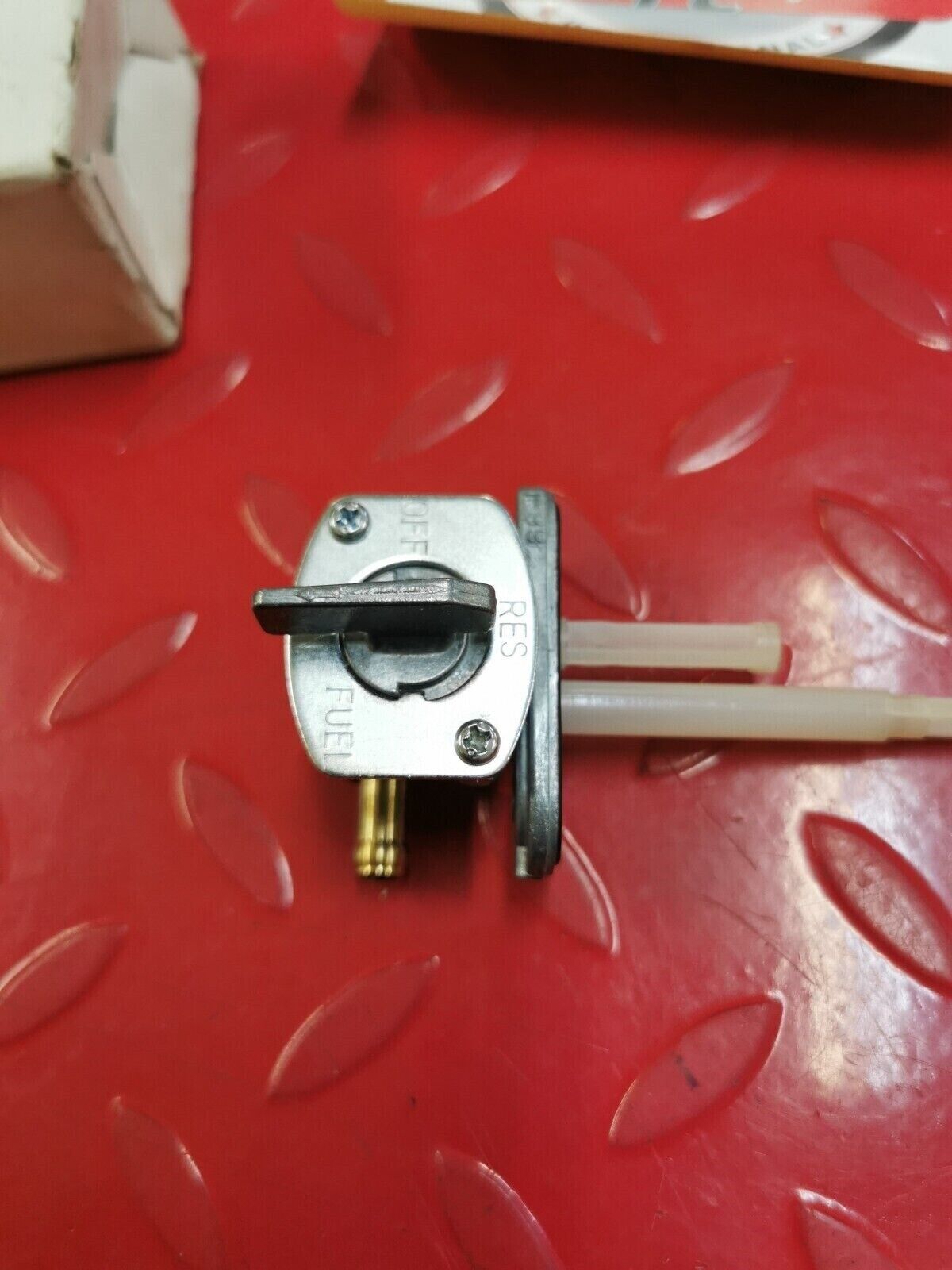 NOS Yamaha TRI-MOTO 4 RAPTOR 350 FUEL COCK ASSY 1 21V-24500-10-00 Y24