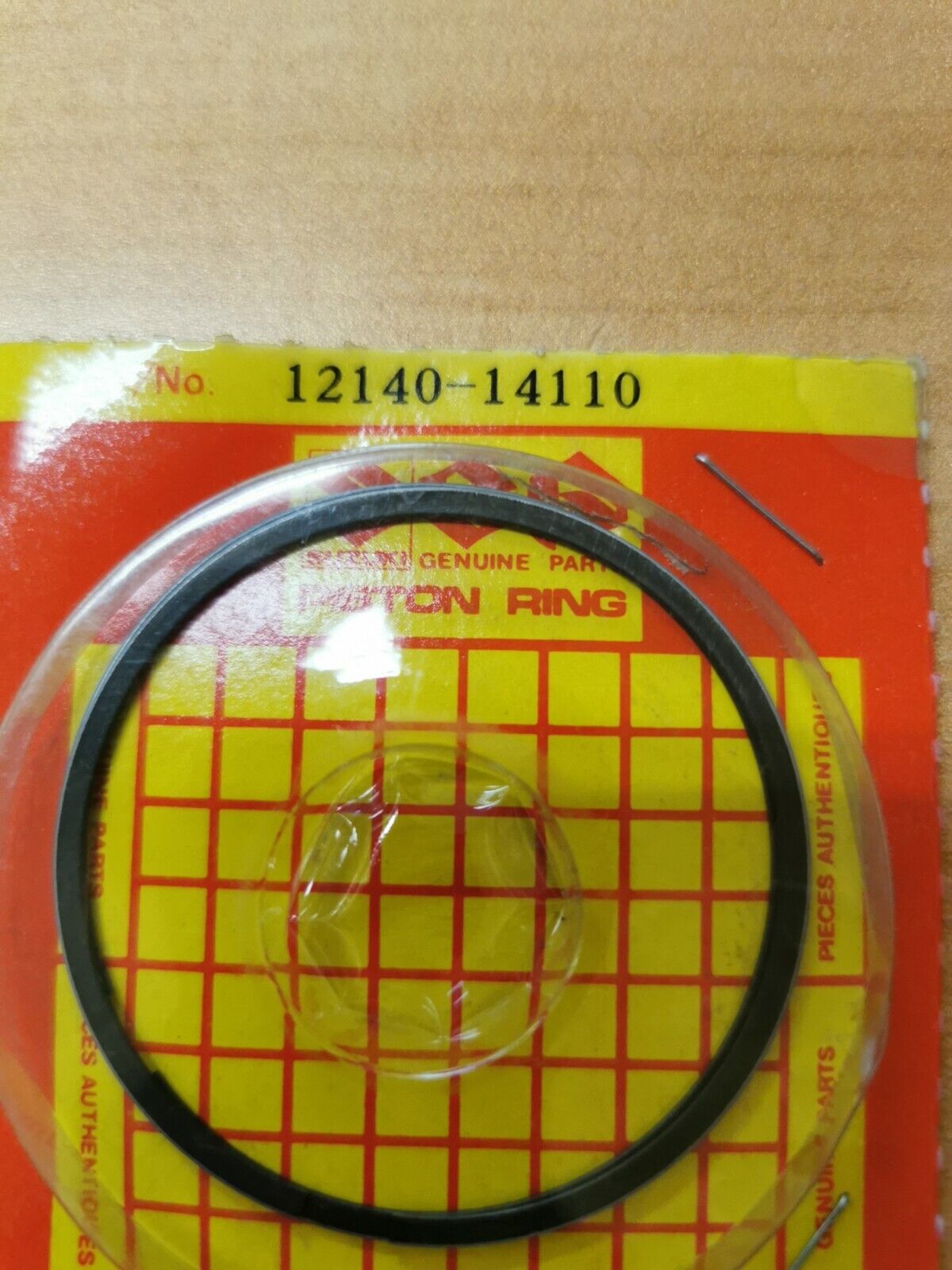 NOS SUZUKI RM125  1981 - 1986   PISTON RING SET  12140-14110  S8