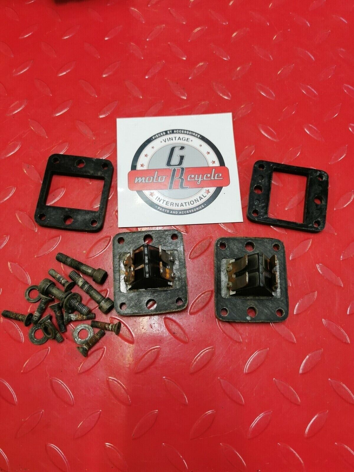 Yamaha RD125 1975 reed valve block cage intake manifold RD200 389-13613-00-00 T
